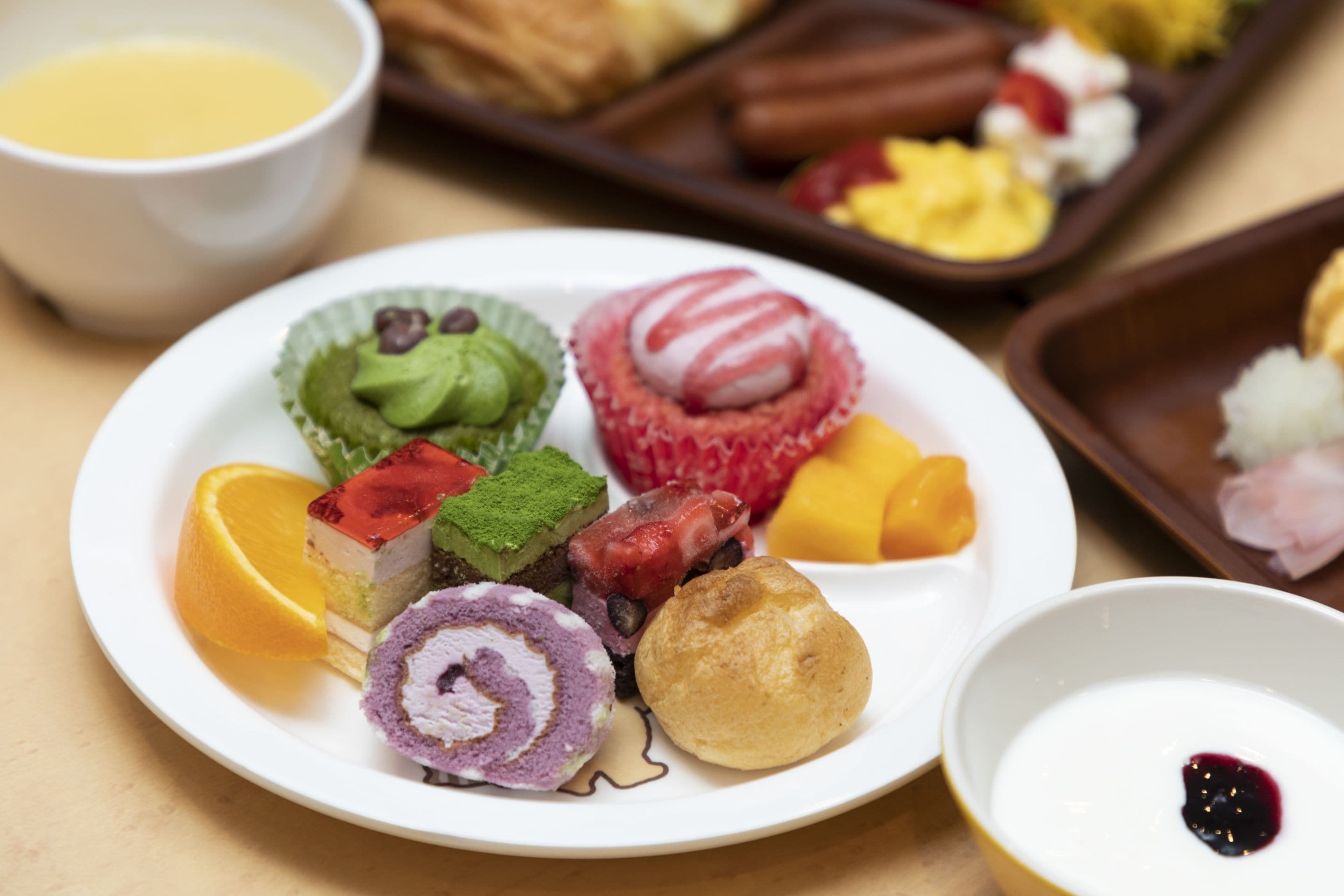 daily to-go breakfast (jpy 1800 per person)