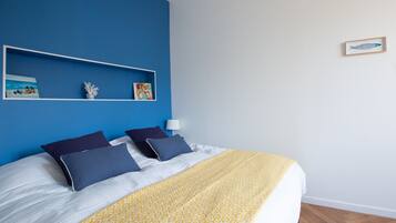 1 habitación, tabla de planchar con plancha, wifi y ropa de cama