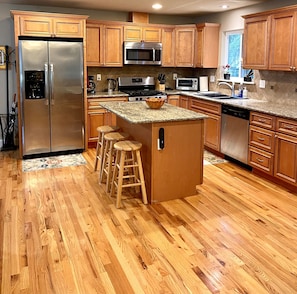 Refrigerador, microondas, horno, placa de cocina