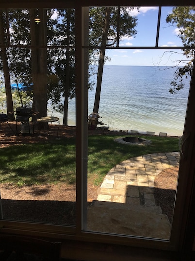 Cozy Door County Beach House with Stunning Sunsets only 35' off the Bay.