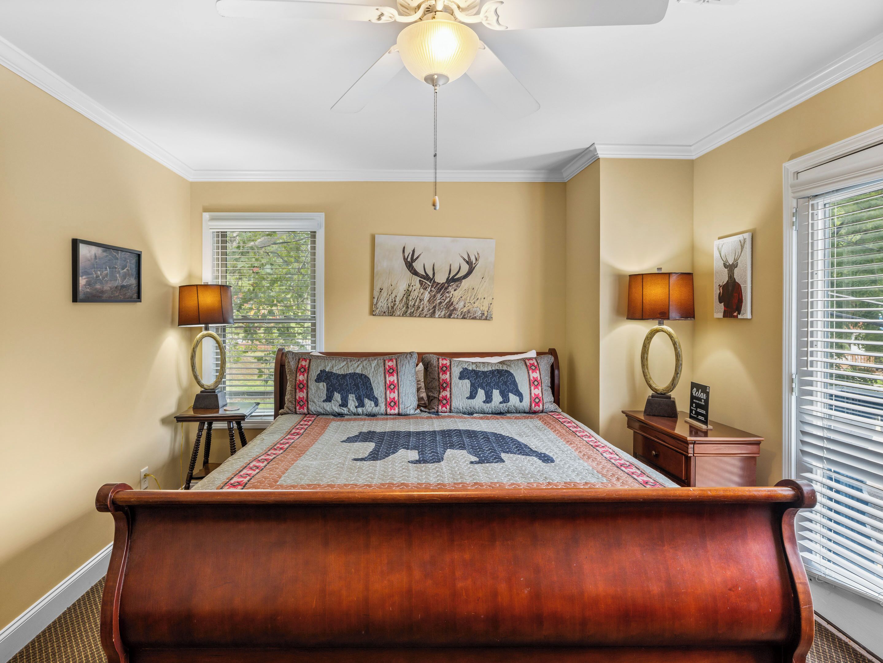 3 bedrooms, iron/ironing board, WiFi, bed sheets