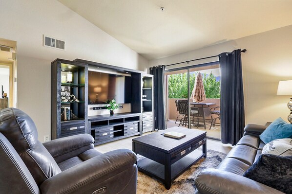 テレビ、DVD プレーヤー、書庫、ビデオライブラリ