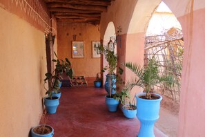Property grounds - Dar Timitar Eco lodge  (Kelâat M'Gouna)