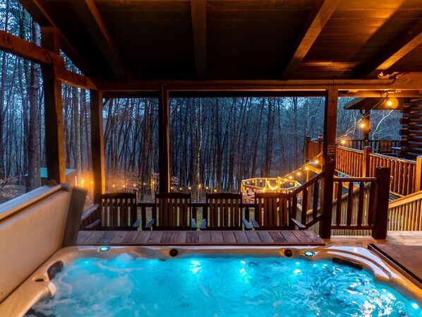 Tina de hidromasaje al aire libre