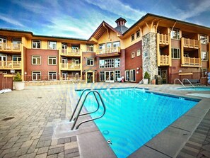 A heated pool - STAY SLOPESIDE 5 Star Luxury! True Winter Ski In & Ski Out
(Mammoth Lakes)