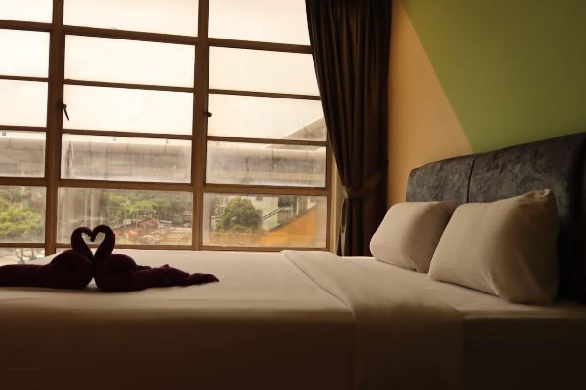 Desk, WiFi (free), bed sheets