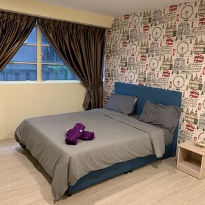 Quarto casal superior | Escrivaninha, Wi-Fi de cortesia, roupa de cama