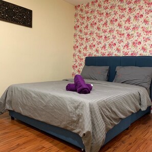 Superior Double Room | Desk, free WiFi, bed sheets - Oscar Inn (Petaling Jaya)