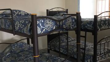 Asrama Umum Basic, asrama campuran, Bebas Asap Rokok, pemandangan gunung | Wi-Fi gratis dan seprai linen