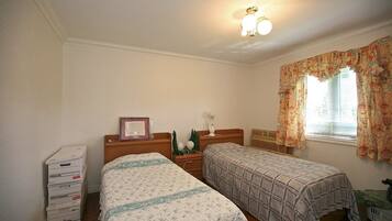 Comfort Suite, 1 King Bed, Accessible, Garden View