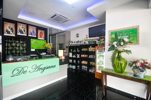 Quầy tiếp tân