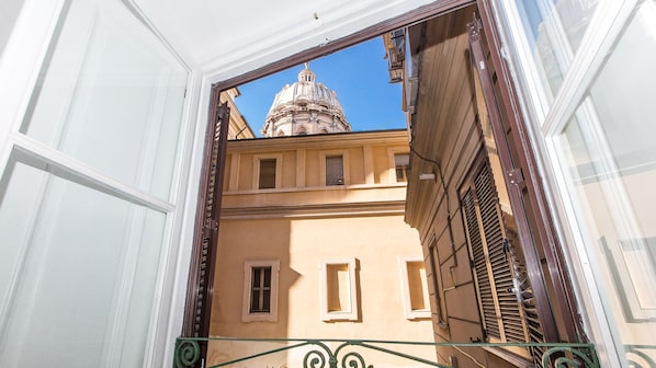 View from property - Rental In Rome Arenula Apartment (Rome)