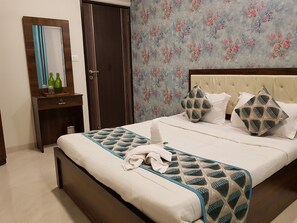 In-room safe, rollaway beds, free WiFi, bed sheets