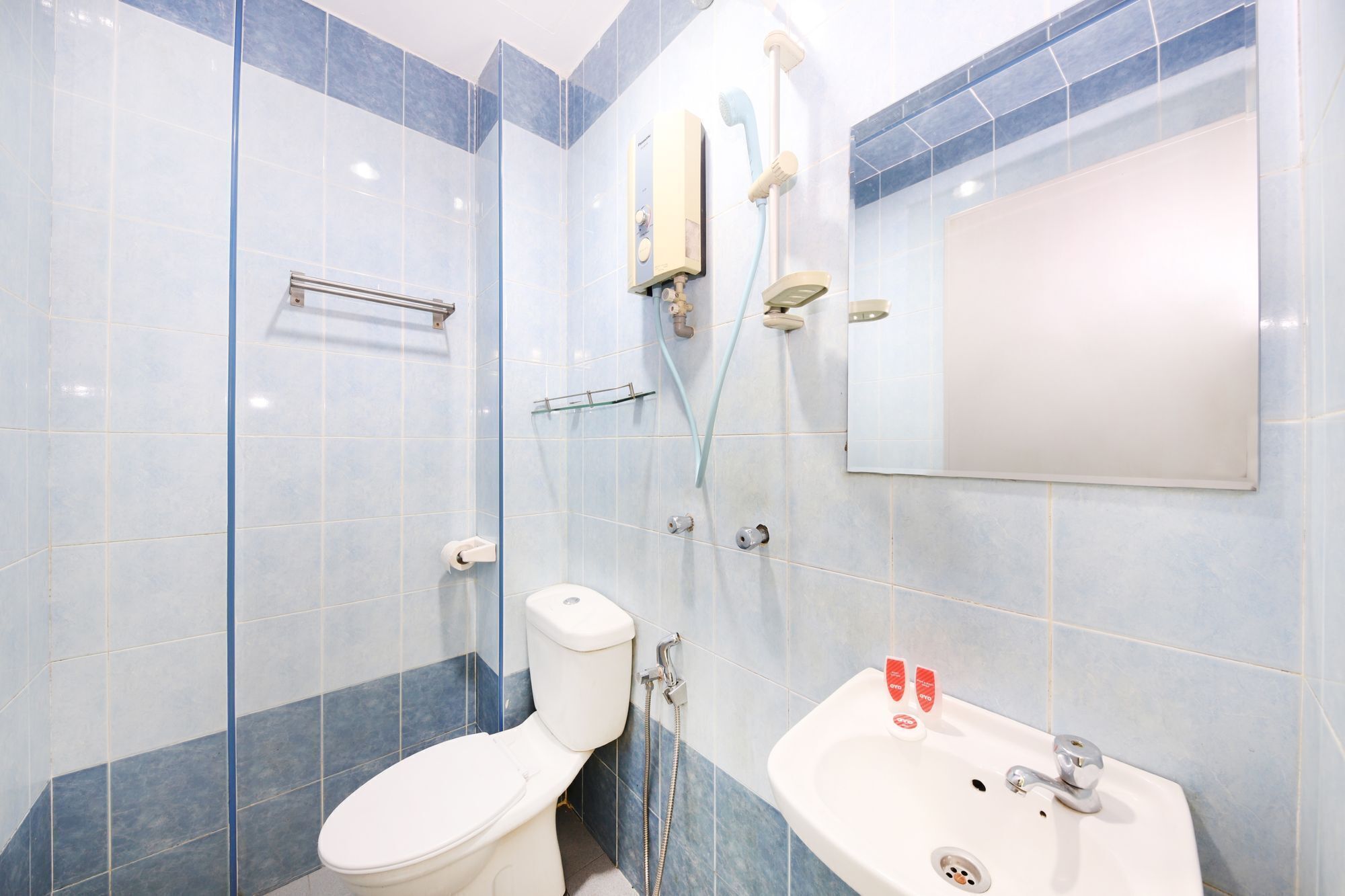 淋浴設備、毛巾、肥皂、洗髮精