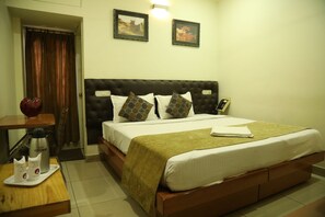 Room - HOTEL LINGARAJ (Bhubaneshwar)