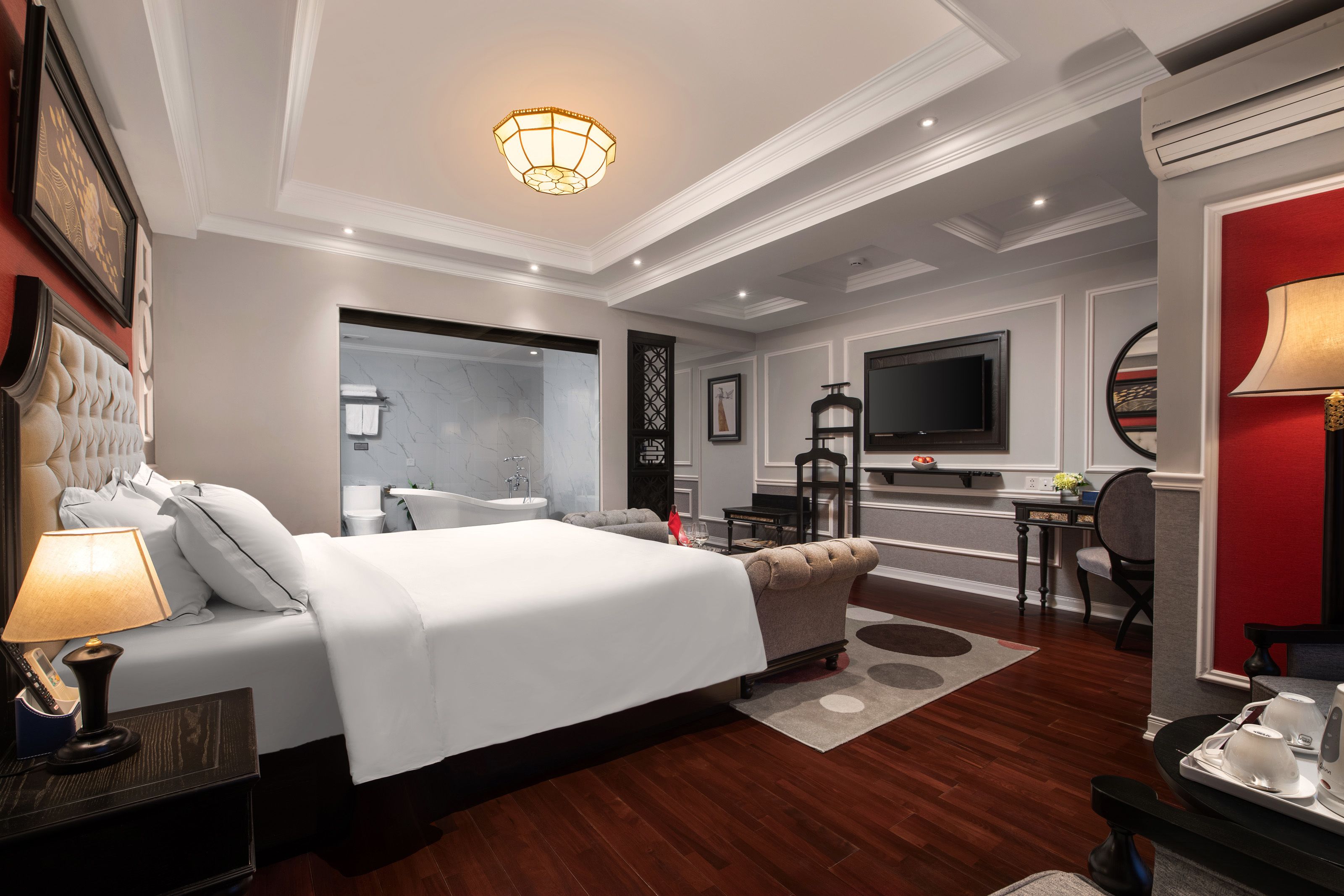 acoustic suite | 1 bedroom, minibar, in-room safe, desk