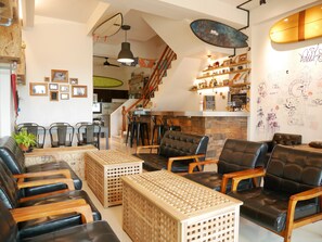 Living area - Wave Backpackers - Hostel (Toucheng)
