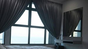 City Condo, 3 Bedrooms, Ocean View | 3 bedrooms, bed sheets - Luxury condo Atlantis Residence (Malacca City)