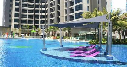Luxury condo Atlantis Residence