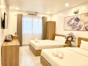 Kamar Keluarga, 2 Tempat Tidur Queen, pemandangan kota | Pemandangan dari kamar