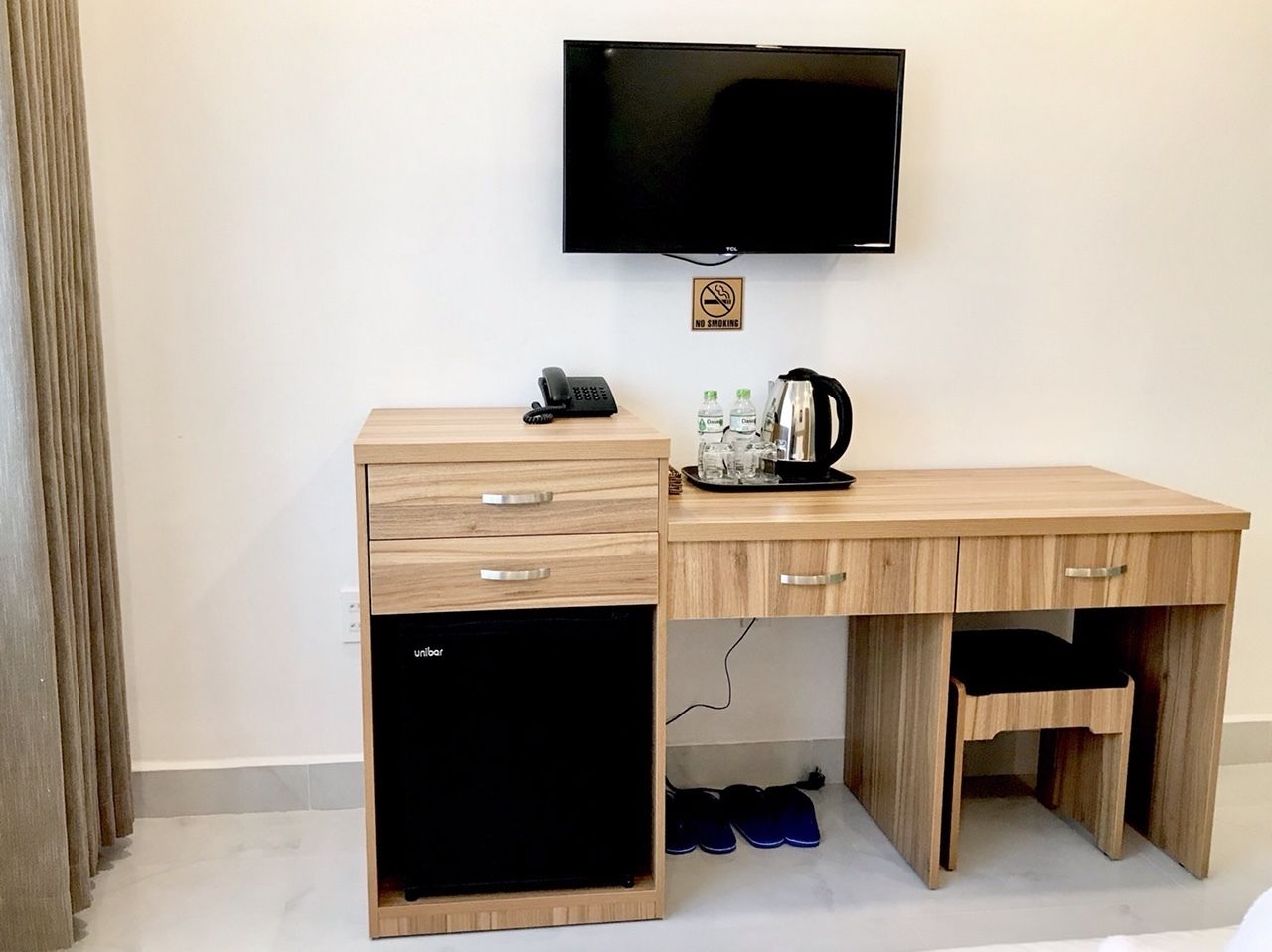 superior double room, city view | living area | 32-inch smart tv with cable channels, tv