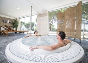 Indoor spa tub