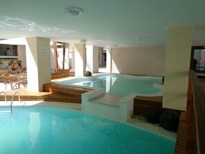 Apartment, 1 Double Bed with Sofa bed, Non Smoking | Pool | Indoor pool, 2 outdoor pools