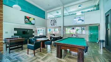 Apartamento, 1 cama de casal e sofá-cama, para não fumantes | Sala de jogos