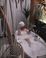 Luxury Double Room, 1 Queen Bed, Garden View | Individually decorated, individually furnished, soundproofing, free WiFi