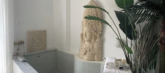 Fas Glass House B&B