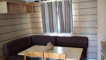 Mobile Home, Terrace (3 pièces 4/5 pers.) | In-room dining