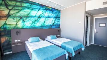 Executive Room, 2 Single Beds, Non Smoking | In-room safe, desk, soundproofing, free cots/infant beds