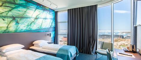 Executive Room, 2 Twin Beds, Non Smoking, Sea View | In-room safe, desk, soundproofing, cribs (free)