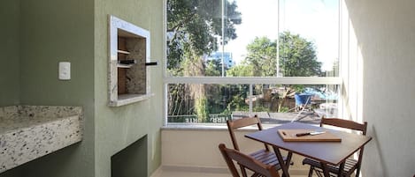 Apartment, Multiple Beds, Non Smoking | Dining