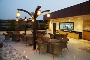 Breakfast, lunch and dinner served - Hotel Shivoy Grand (Varanasi)