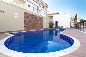 Apartment, Berbilang Katil | Kolam renang