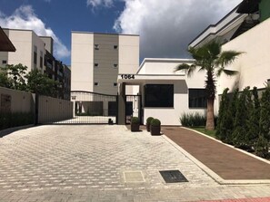 Apartment, Berbilang Katil | Bahagian luar