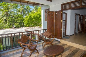 Balcony - Country House Villa Nenasilu (Hapugala)