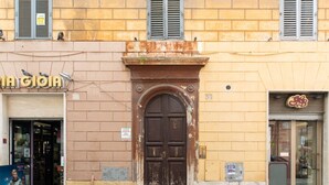 Exterior detail - Ombrellari Brand New Apartment (Roma)