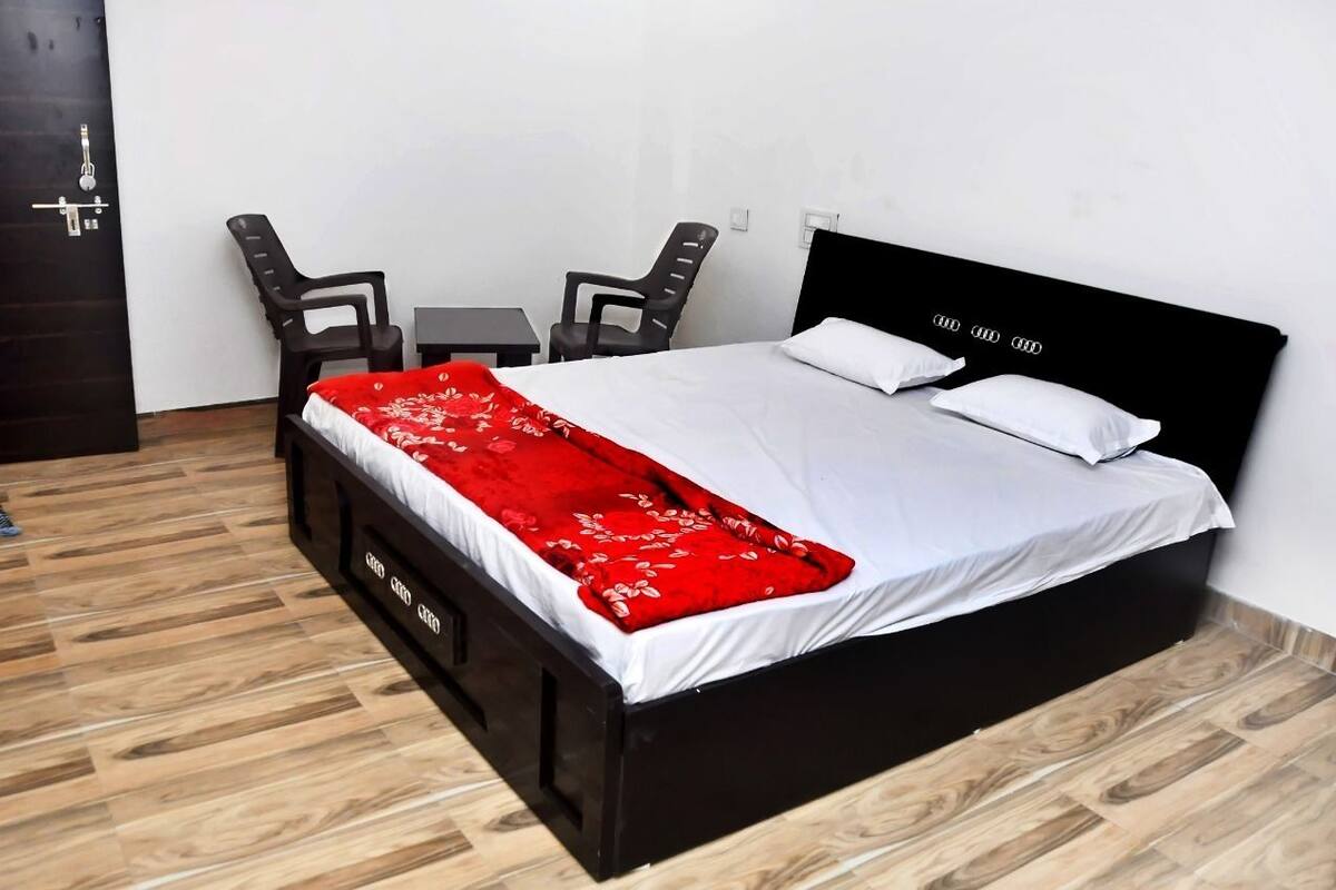 Phòng đơn tiện nghi đơn giản