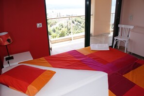 6 soverom, strykejern/-brett, reiseseng for barn og wi-fi (inkludert)