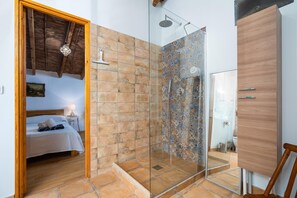 Shower, towels - Lalau - Denia, Costa Blanca (Denia)
