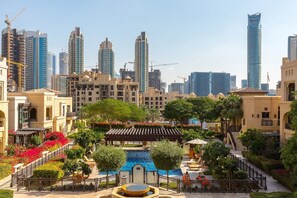Outdoor pool - Sanctuary - Ease by Emaar (Dubai)