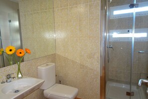 Vasca, asciugacapelli, bidet, asciugamani