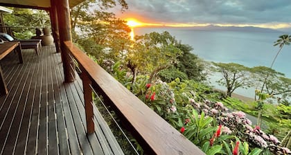 Chic Serene & Secluded Beachfront Villa -- Your Own Private Resort