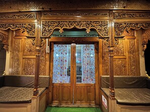 Mặt tiền nơi lưu trú