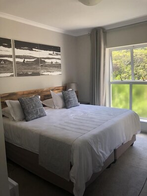 Appartement Luxe, 2 chambres | 2 chambres, bureau, chambres insonorisées, fer et planche à repasser