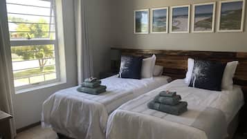 Luxury Apartment, 2 Bedrooms | 2 bedrooms, desk, soundproofing, iron/ironing board