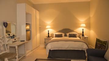 Habitación triple Deluxe | 1 habitación, minibar, escritorio y wifi gratis