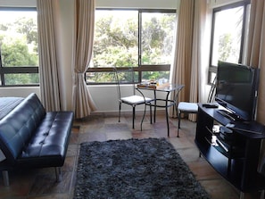 Chambre Double Deluxe, 1 chambre, non-fumeurs, vue piscine | Wi-Fi gratuit, draps fournis